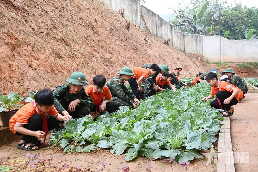 Gieo nếp sống tích cực nơi mái trường vùng cao